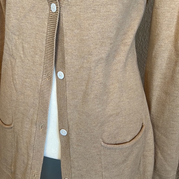 Gap - Size M - tan/beige button down cardigan with pockets - Picture 2 of 6